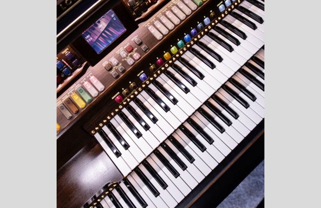 Lowrey Holiday Classic Organ, Used - All Inclusive Top Grade Package (SN:00A300 60902 50577) - Image 8